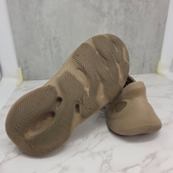 Yeezy Foam Runner Size 10 - Picture 4 of 8